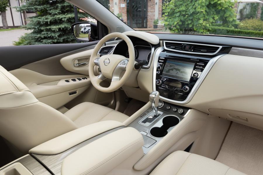 Интерьер Nissan Murano 2016 года  (CIS) (фото 72 из 90)